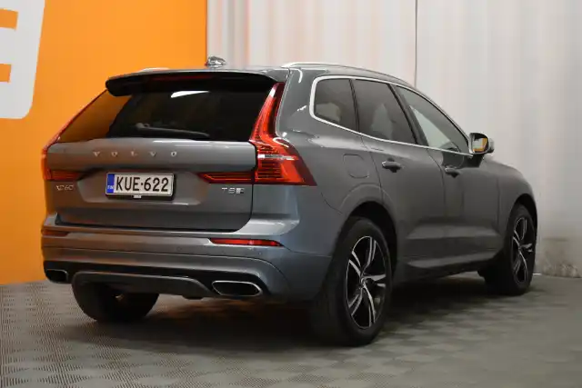 Harmaa Maastoauto, Volvo XC60 – KUE-622