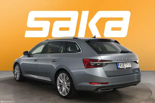 Harmaa Farmari, Skoda Superb – KUE-711