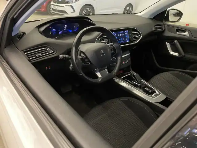 Valkoinen Farmari, Peugeot 308 – KUE-970