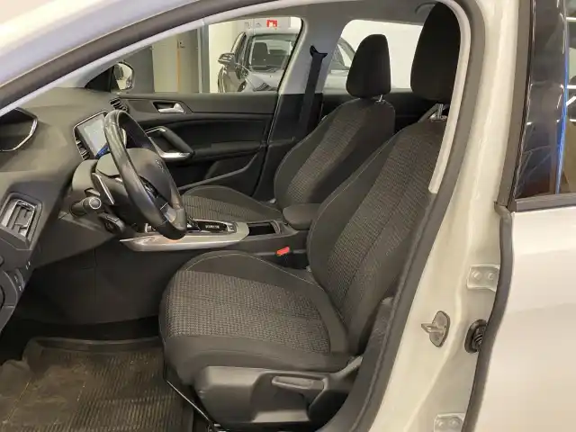 Valkoinen Farmari, Peugeot 308 – KUE-970