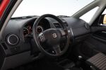 Punainen Viistoperä, Suzuki SX4 – KUG-288, kuva 12