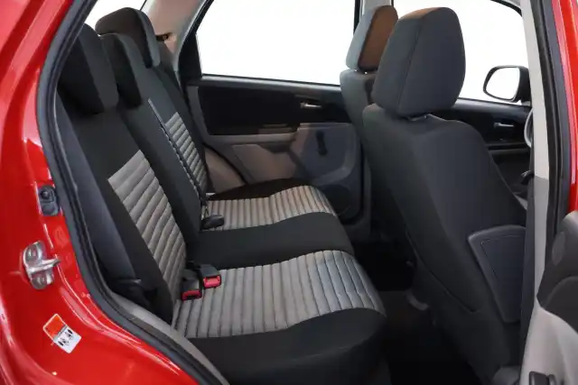 Punainen Viistoperä, Suzuki SX4 – KUG-288