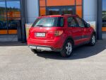 Punainen Viistoperä, Suzuki SX4 – KUG-288, kuva 4