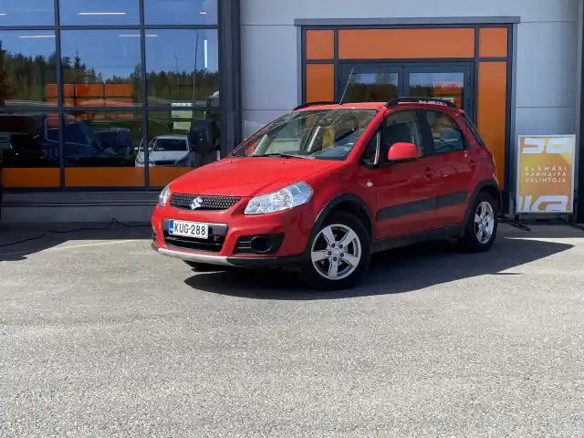 Punainen Viistoperä, Suzuki SX4 – KUG-288