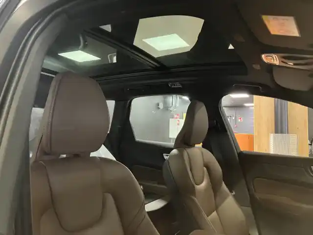 Ruskea (beige) Maastoauto, Volvo XC60 – KUH-111