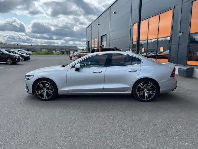 Harmaa Sedan, Volvo S60 – KUH-272