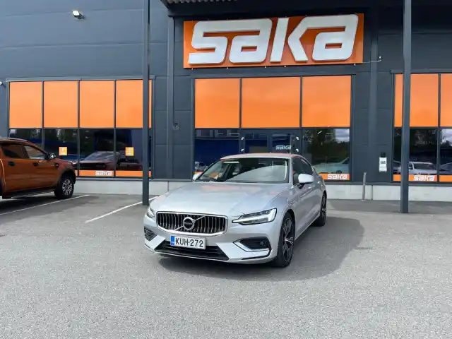 Harmaa Sedan, Volvo S60 – KUH-272