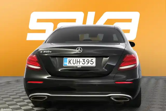 musta Sedan, Mercedes-Benz E – KUH-395