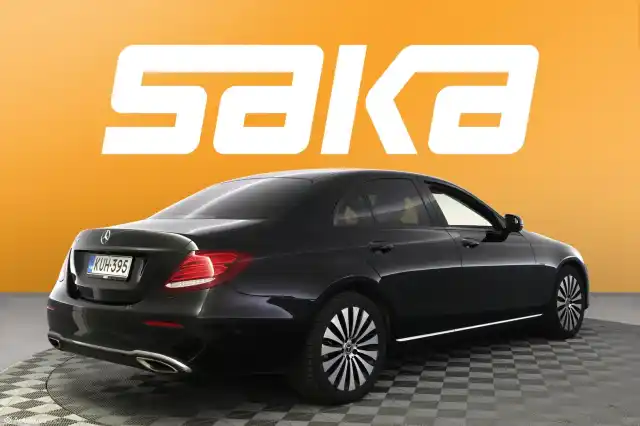 musta Sedan, Mercedes-Benz E – KUH-395
