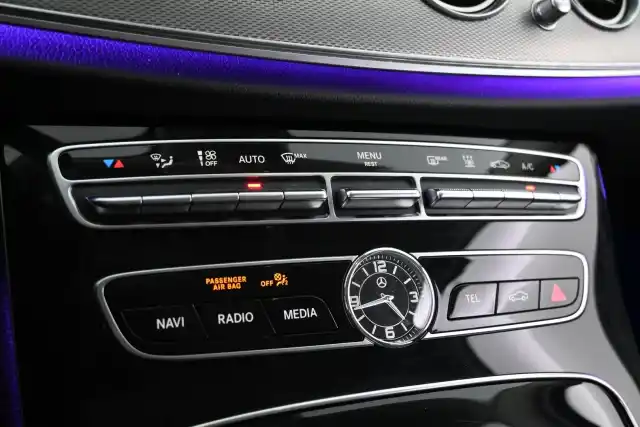 musta Sedan, Mercedes-Benz E – KUH-395