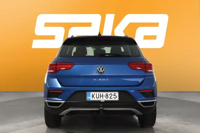 Sininen Maastoauto, Volkswagen T-Roc – KUH-825