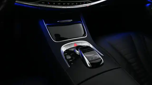 Musta Sedan, Mercedes-Benz S – KUH-986