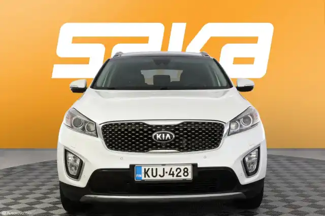 Valkoinen Maastoauto, Kia Sorento – KUJ-428