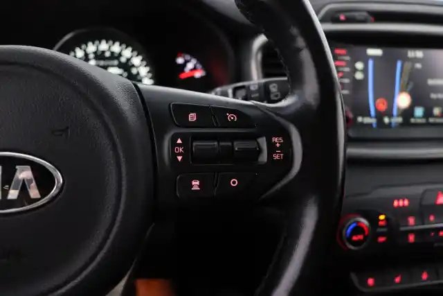 Valkoinen Maastoauto, Kia Sorento – KUJ-428