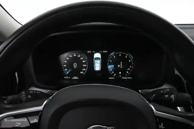 Valkoinen Farmari, Volvo V60 – KUJ-877