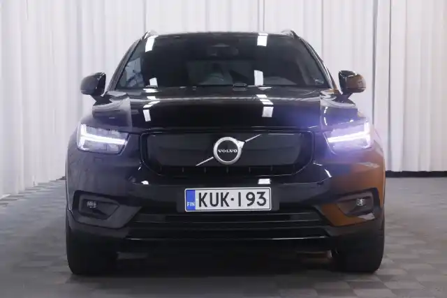 Musta Maastoauto, Volvo XC40 – KUK-193