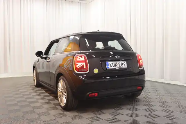 Musta Viistoperä, MINI Cooper – KUK-282