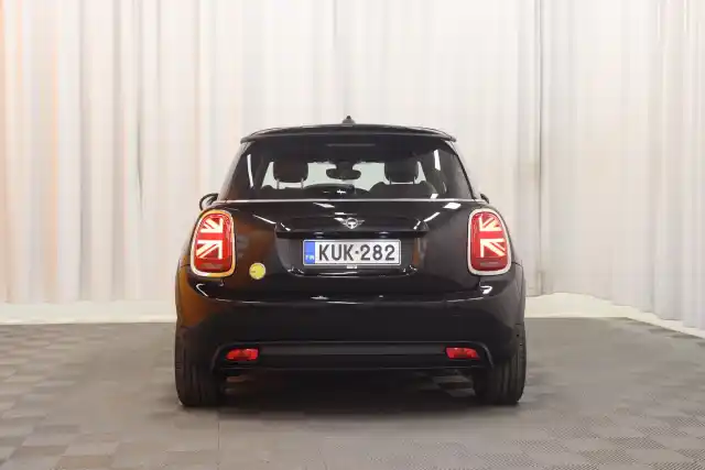 Musta Viistoperä, MINI Cooper – KUK-282