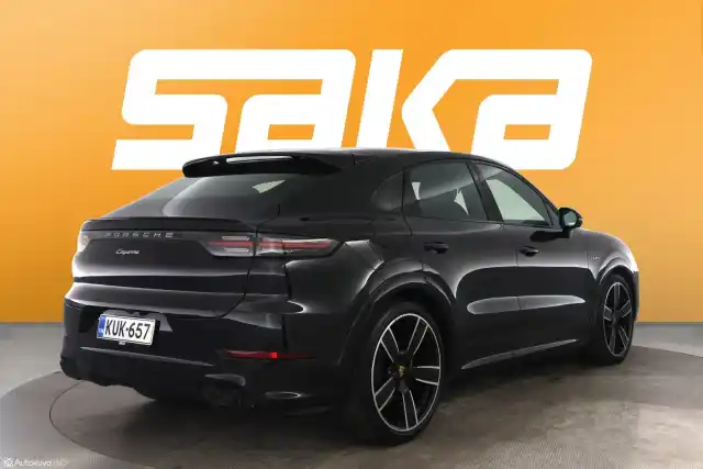 Musta Maastoauto, Porsche Cayenne – KUK-657