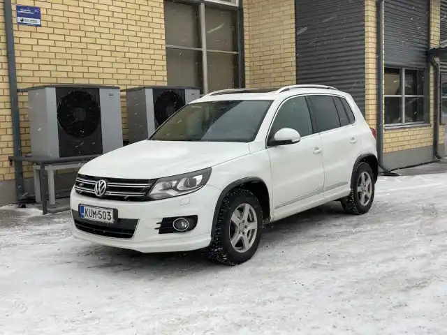 Valkoinen Maastoauto, Volkswagen Tiguan – KUM-503