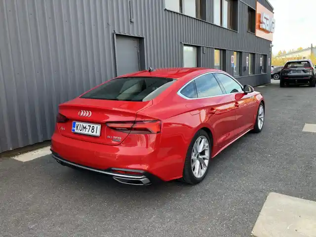 Punainen Viistoperä, Audi A5 – KUM-781