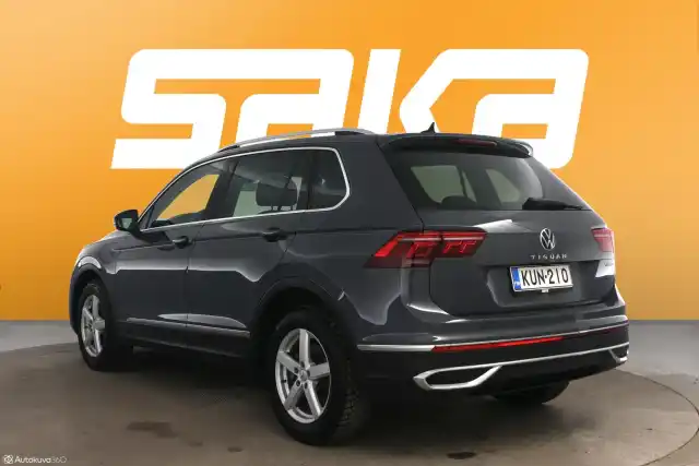 Harmaa Maastoauto, Volkswagen Tiguan – KUN-210