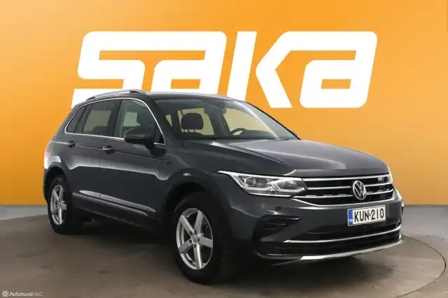 Harmaa Maastoauto, Volkswagen Tiguan – KUN-210