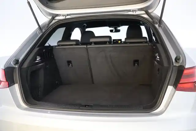 Harmaa Viistoperä, Audi A3 – KUN-953