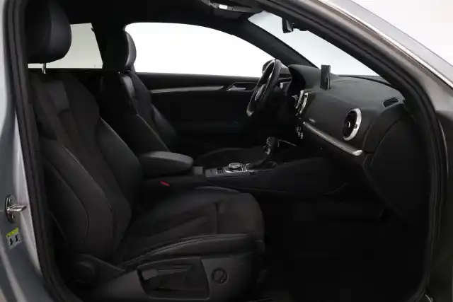 Harmaa Viistoperä, Audi A3 – KUN-953