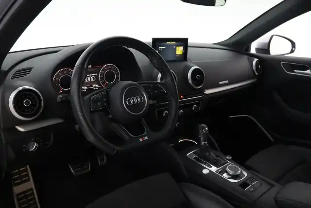 Harmaa Viistoperä, Audi A3 – KUN-953