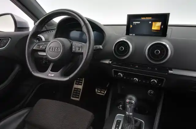 Harmaa Viistoperä, Audi A3 – KUN-953