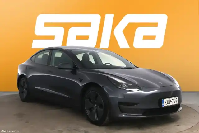 Harmaa Sedan, Tesla Model 3 – KUP-797