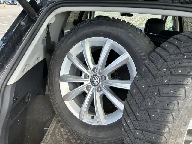 Musta Farmari, Volkswagen TIGUAN ALLSPACE – KUP-820