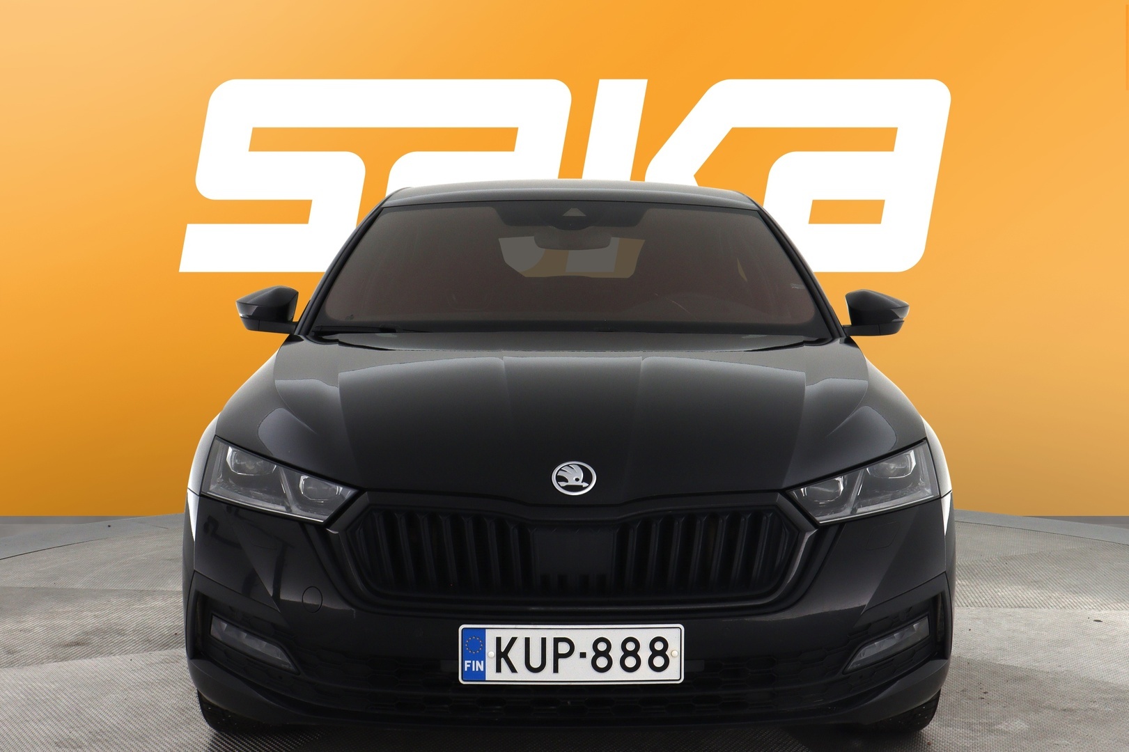 Musta Sedan, Skoda Octavia – KUP-888