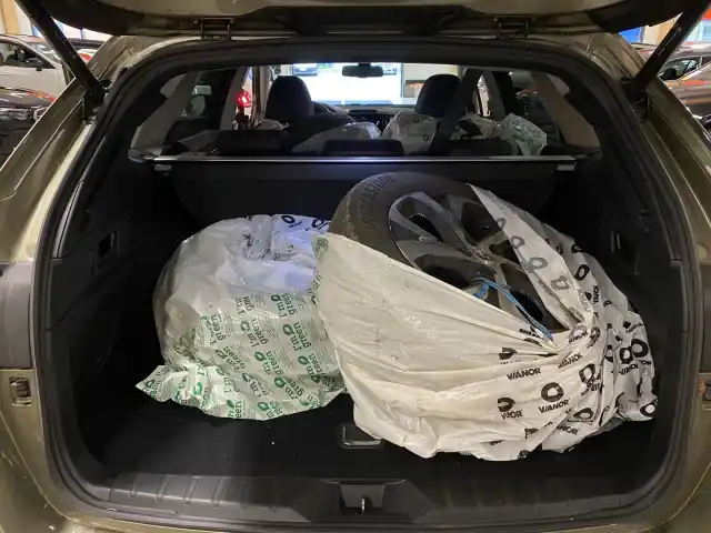 Vihreä Farmari, Subaru Outback – KUP-913
