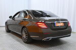 Ruskea Sedan, Mercedes-Benz E – KUR-435, kuva 4
