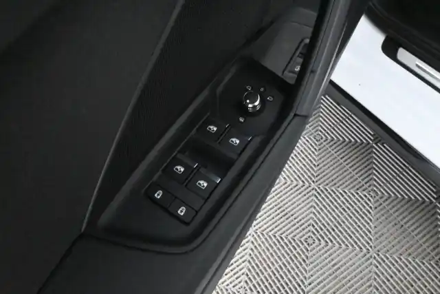 Valkoinen Viistoperä, Audi A3 – KUS-457