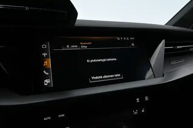 Valkoinen Viistoperä, Audi A3 – KUS-457