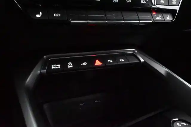Valkoinen Viistoperä, Audi A3 – KUS-457
