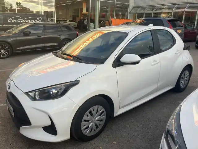 Valkoinen Viistoperä, Toyota Yaris – KUU-423