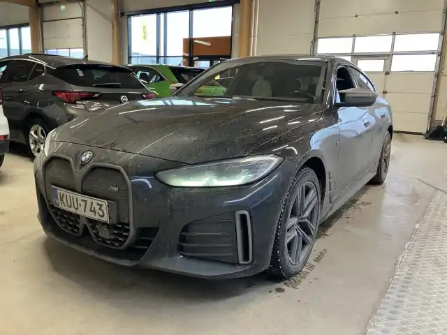 Musta Sedan, BMW I4 M50 – KUU-743