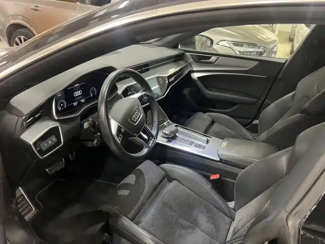 Musta Viistoperä, Audi A7 – KUZ-708
