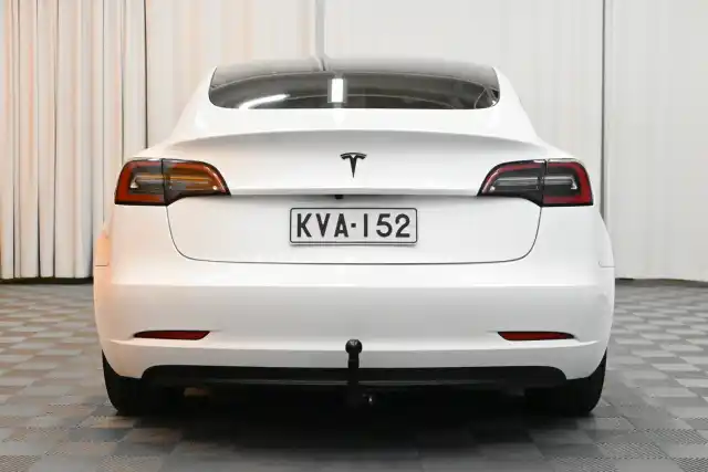 Valkoinen Sedan, Tesla Model 3 – KVA-152