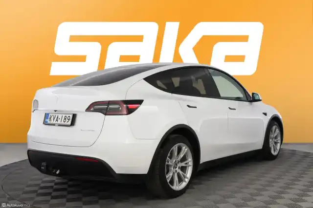 Valkoinen Maastoauto, Tesla Model Y – KVA-189