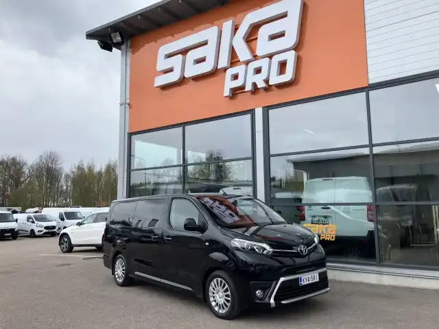 Musta Tila-auto, Toyota Proace Verso – KVA-581