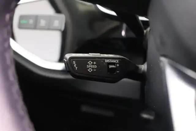 Valkoinen Maastoauto, Audi Q3 – KVA-650