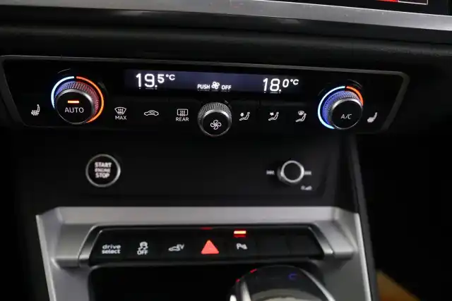 Valkoinen Maastoauto, Audi Q3 – KVA-650