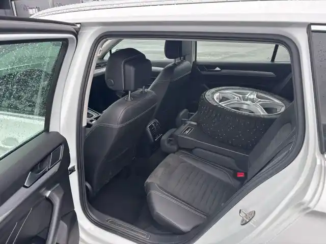 Valkoinen Farmari, Volkswagen Passat – KVE-997