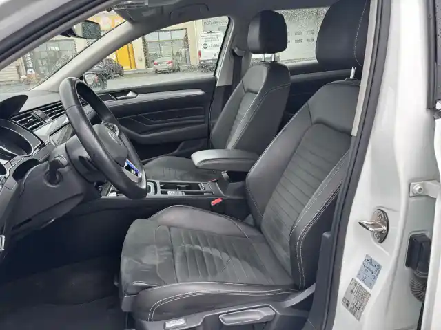 Valkoinen Farmari, Volkswagen Passat – KVE-997