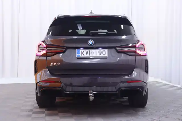 Harmaa Maastoauto, BMW iX3 – KVH-190